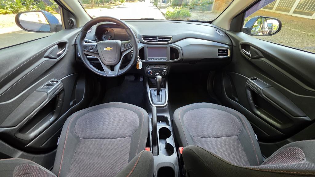 CHEVROLET Onix Hatch - Foto