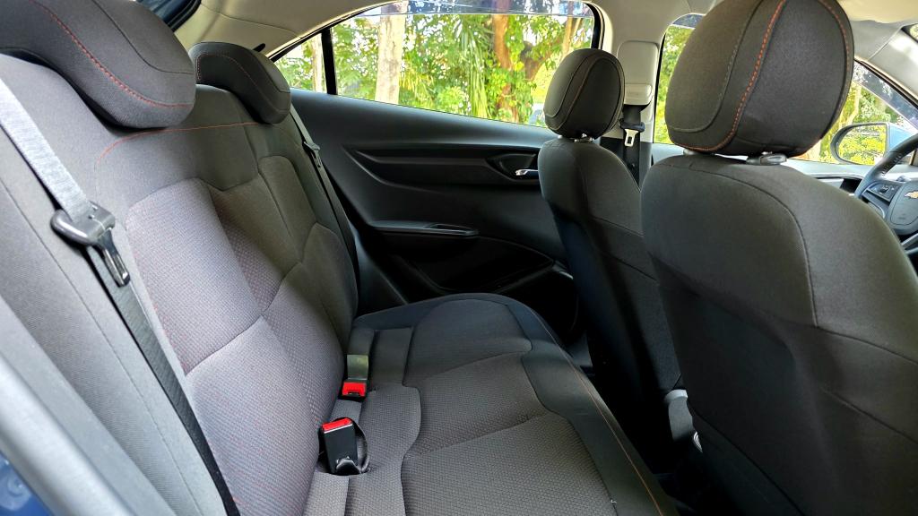 CHEVROLET Onix Hatch - Foto