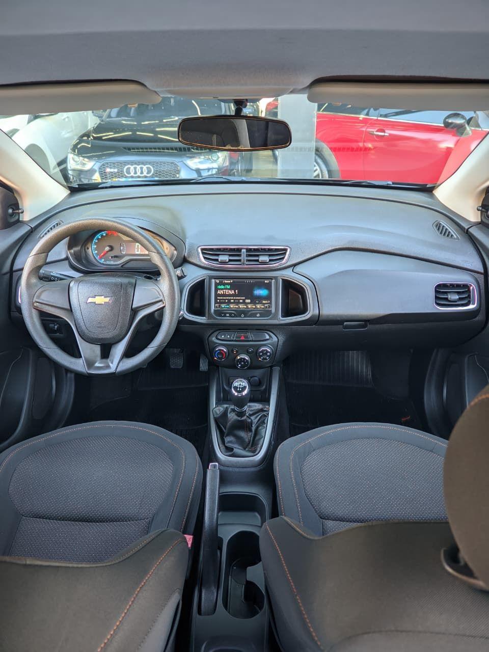 CHEVROLET Onix Hatch - Foto
