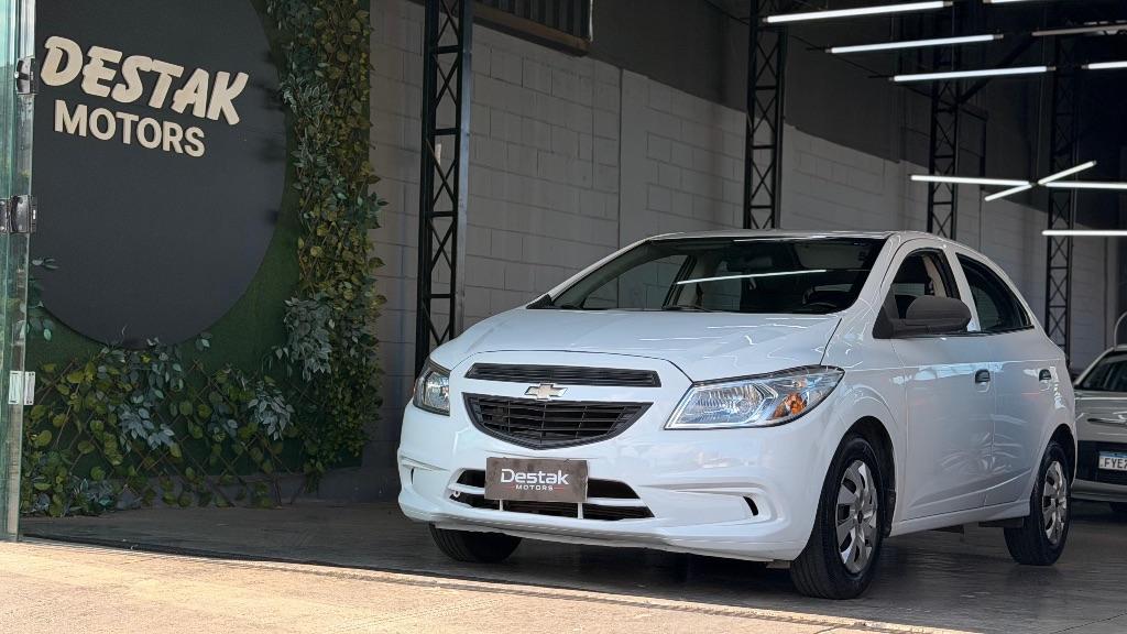 CHEVROLET Onix Hatch - Foto