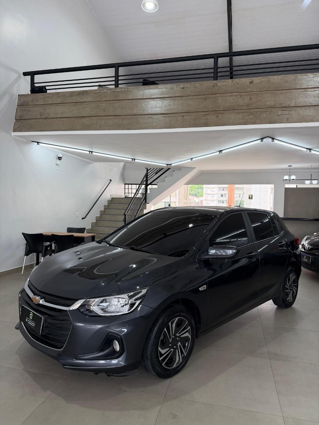 CHEVROLET Onix Hatch - Foto