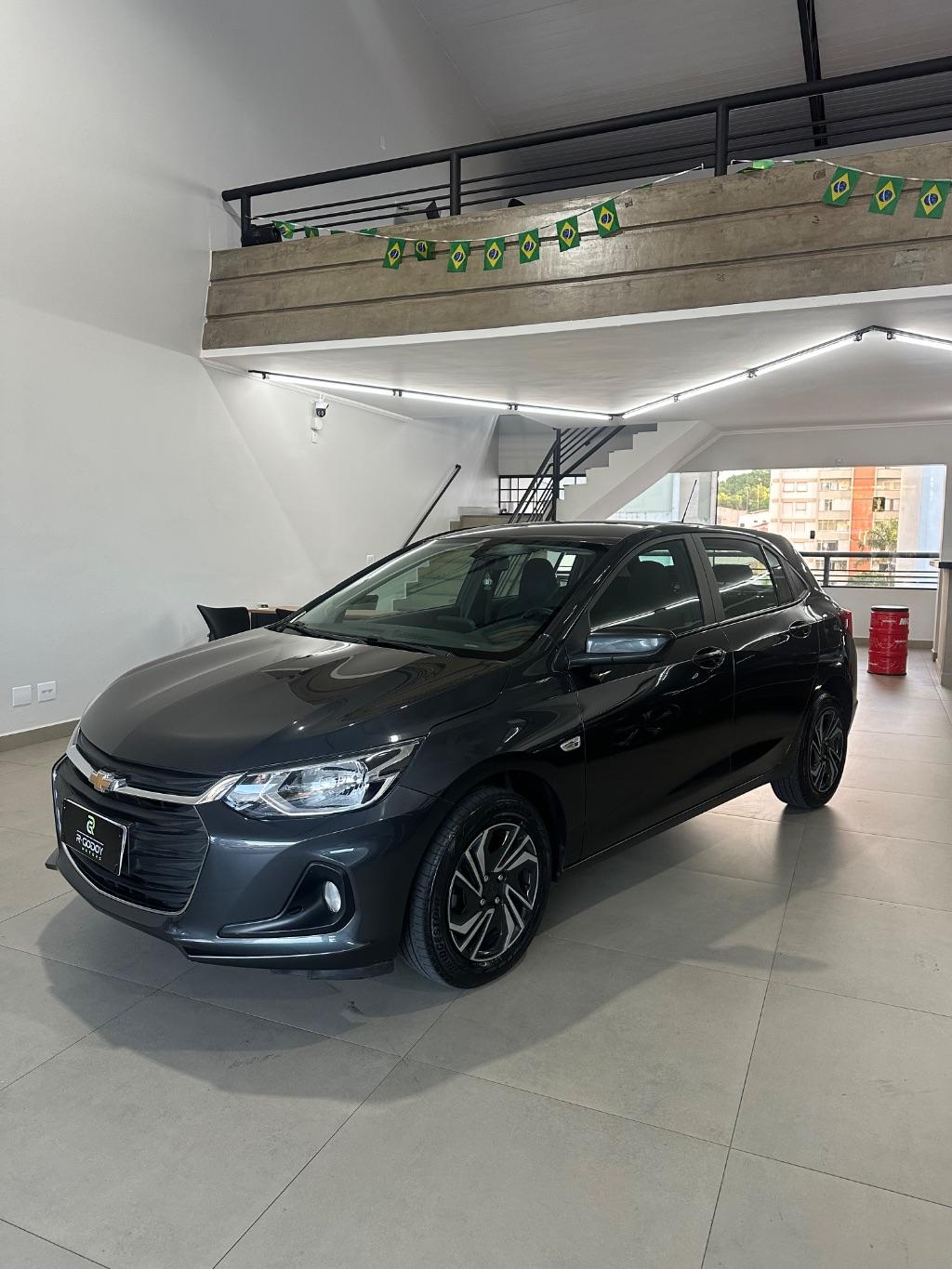 CHEVROLET Onix Hatch - Foto