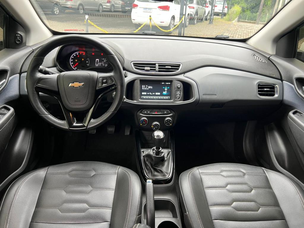 CHEVROLET Onix Hatch - Foto