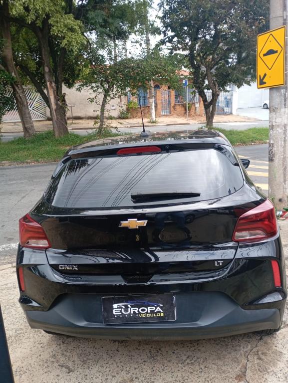 CHEVROLET Onix Hatch - Foto