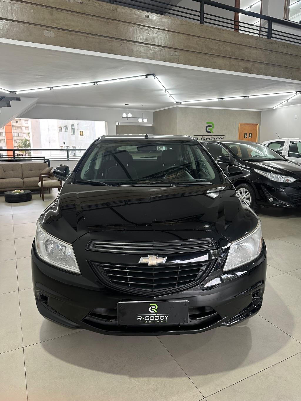 CHEVROLET Onix Hatch - Foto