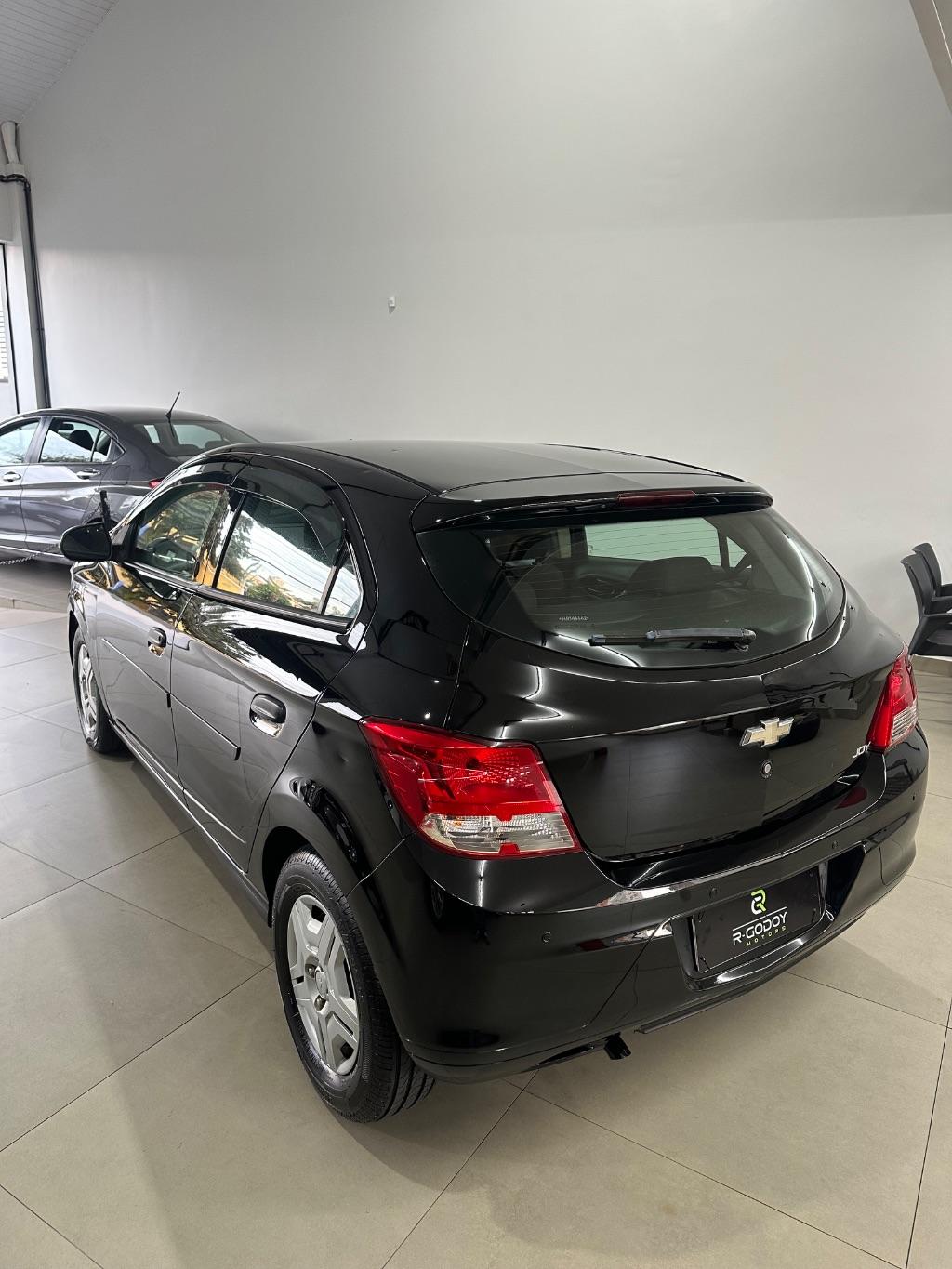 CHEVROLET Onix Hatch - Foto