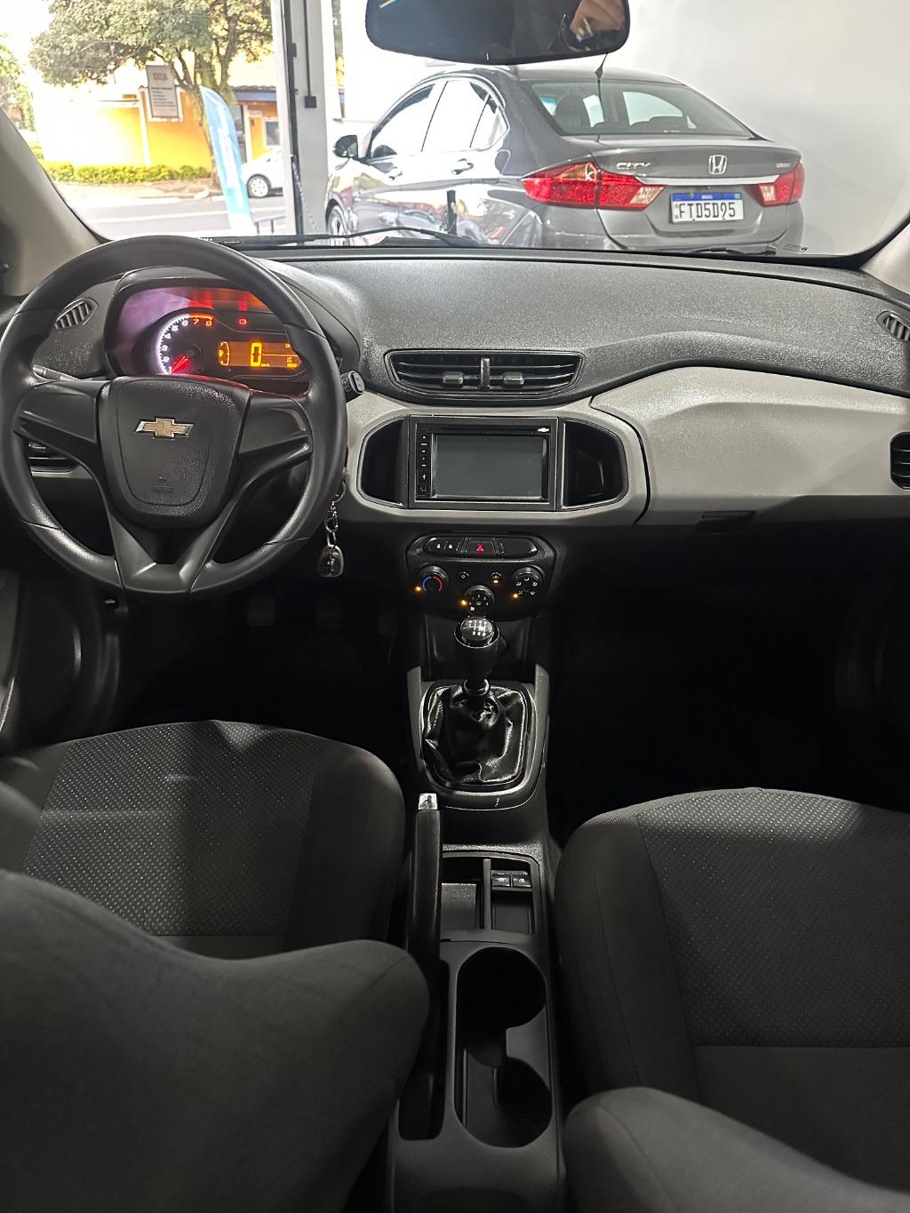 CHEVROLET Onix Hatch - Foto
