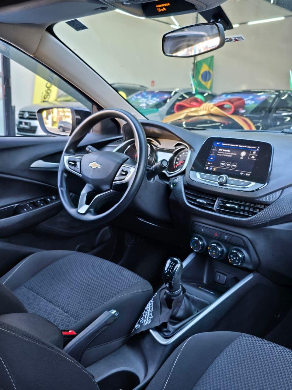 CHEVROLET Onix Hatch - Foto