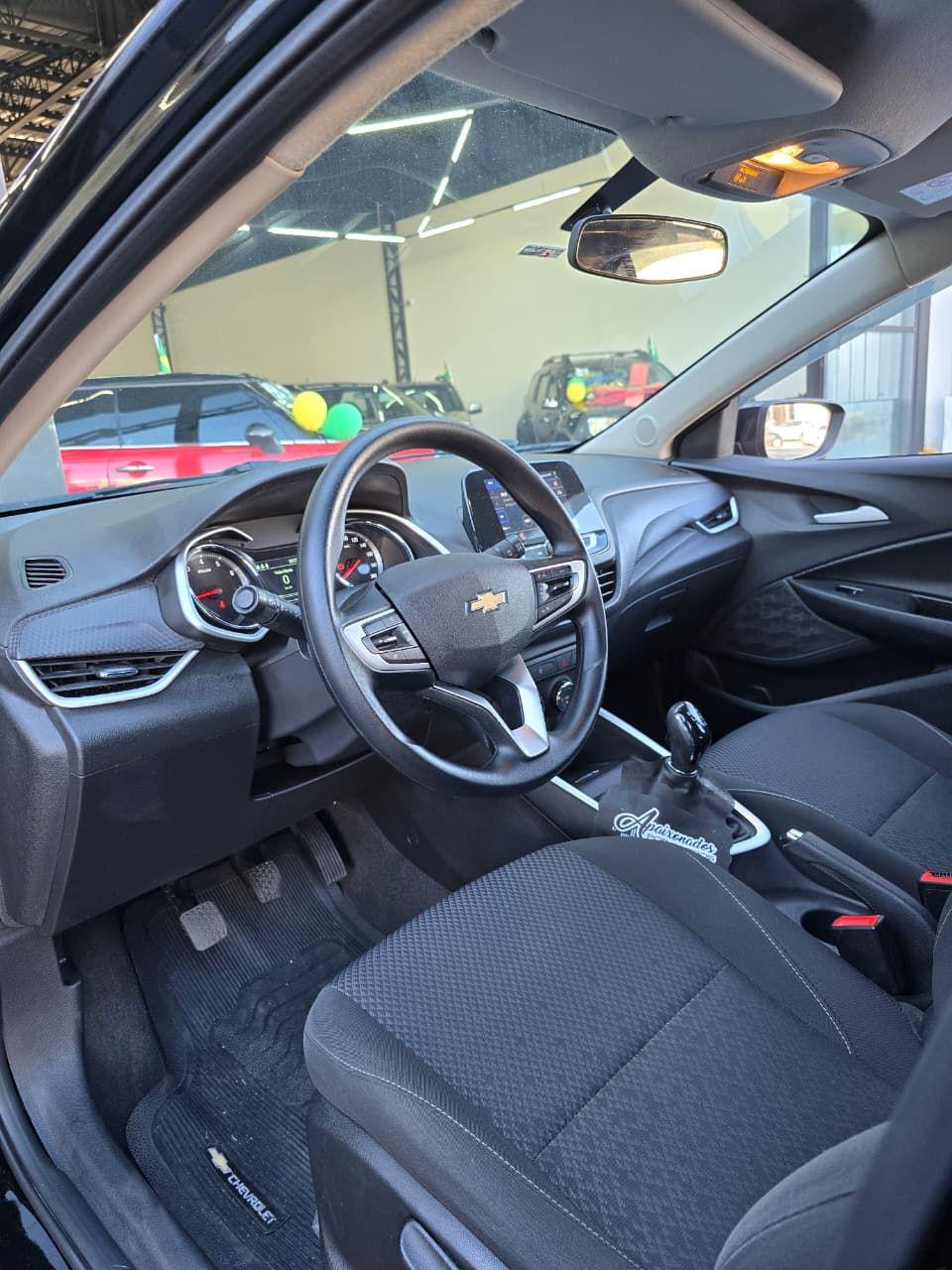 CHEVROLET Onix Hatch - Foto