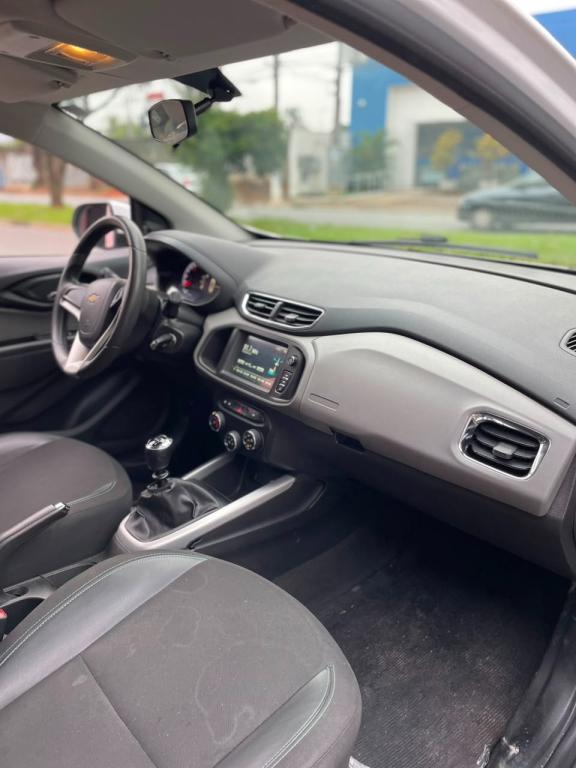 CHEVROLET Onix Hatch - Foto