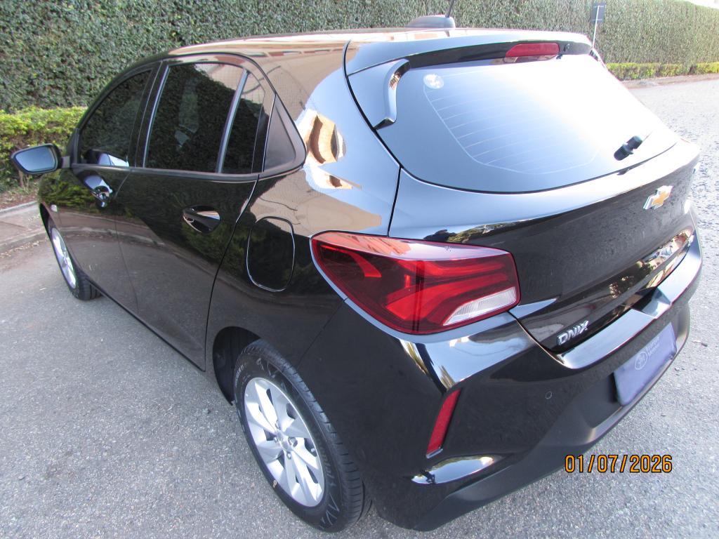 CHEVROLET Onix Hatch - Foto