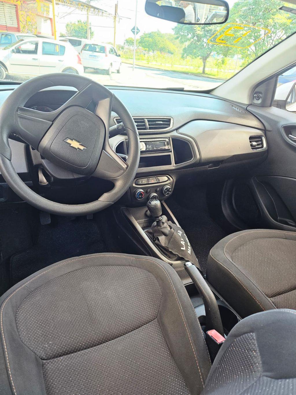 CHEVROLET Onix Hatch - Foto