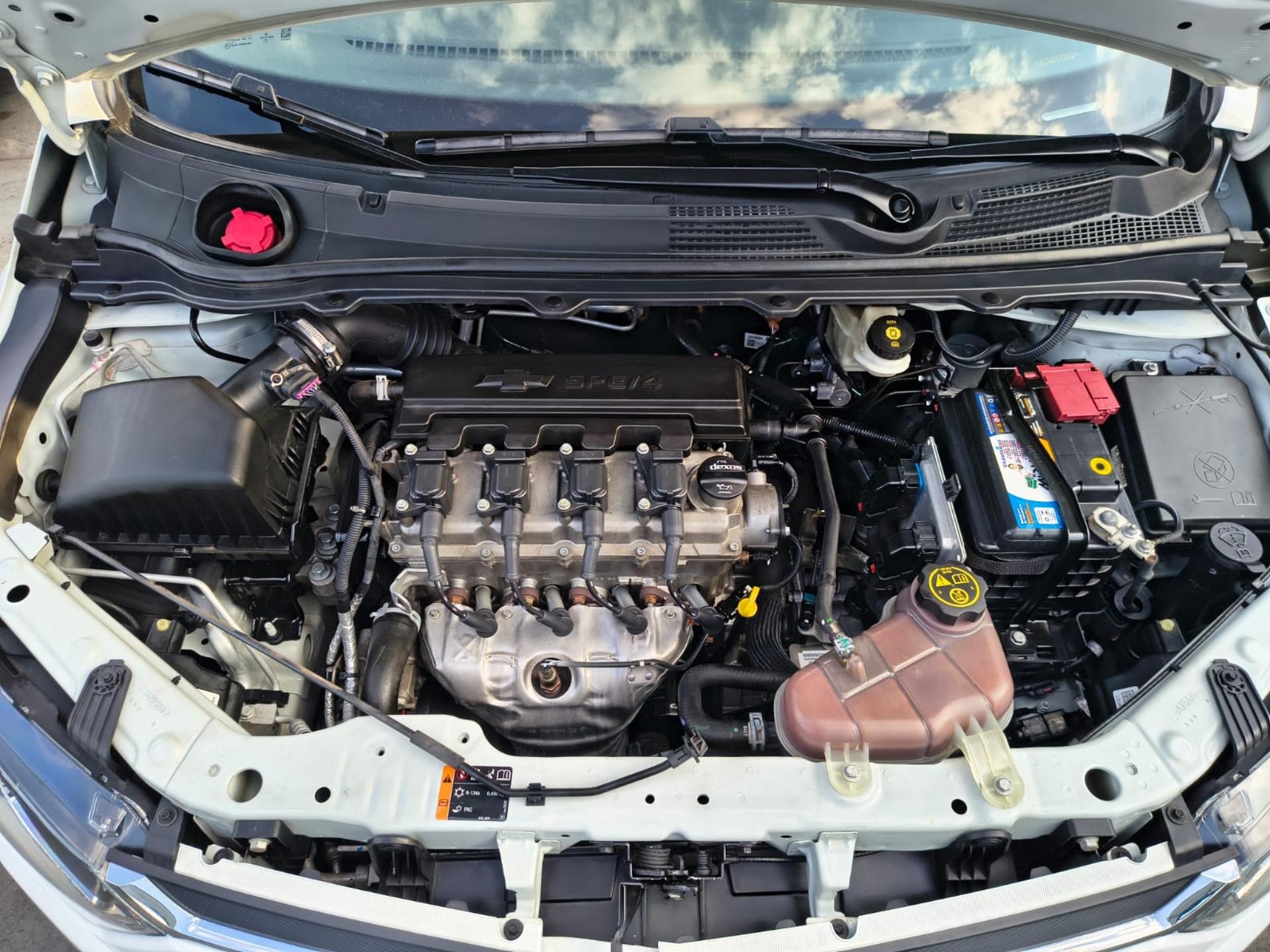 CHEVROLET Onix Hatch - Foto