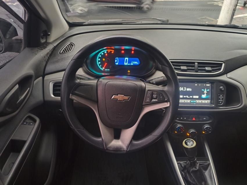 CHEVROLET Onix Hatch - Foto