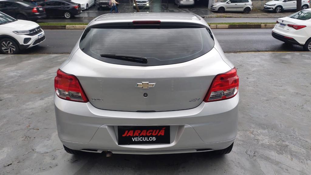 CHEVROLET Onix Hatch - Foto