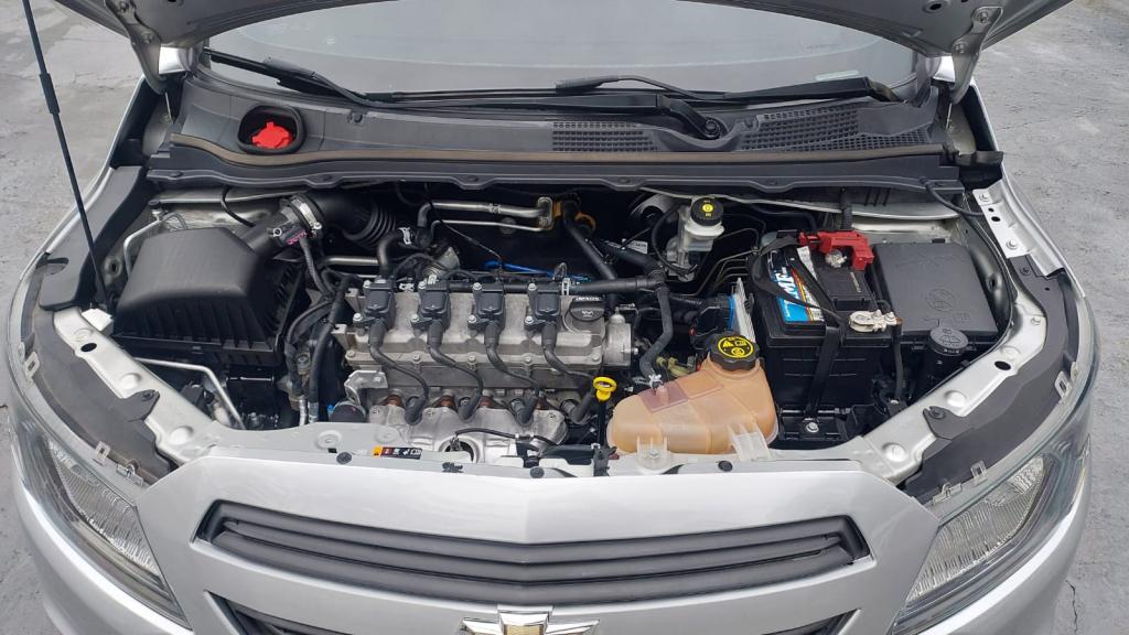CHEVROLET Onix Hatch - Foto