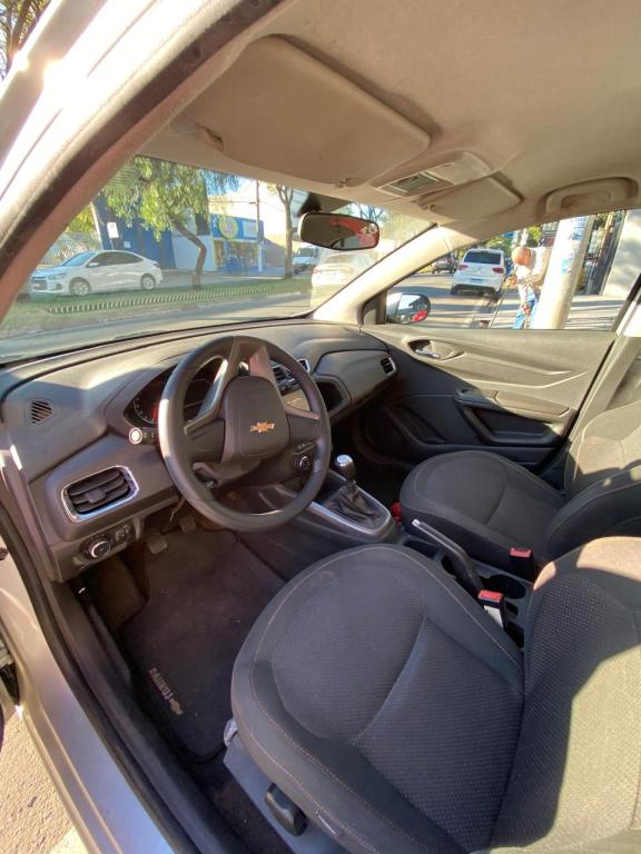 CHEVROLET Onix Hatch - Foto