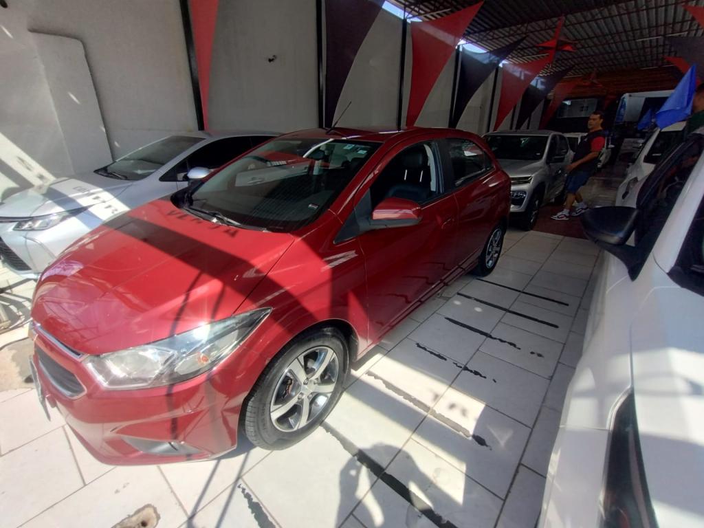 CHEVROLET Onix Hatch - Foto