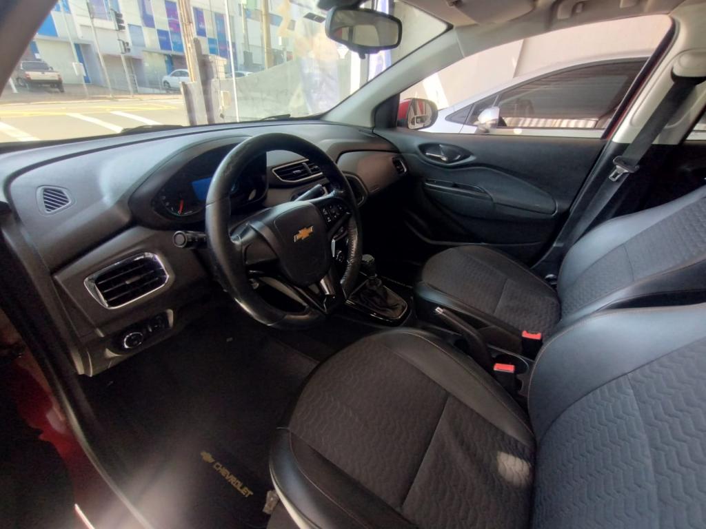 CHEVROLET Onix Hatch - Foto