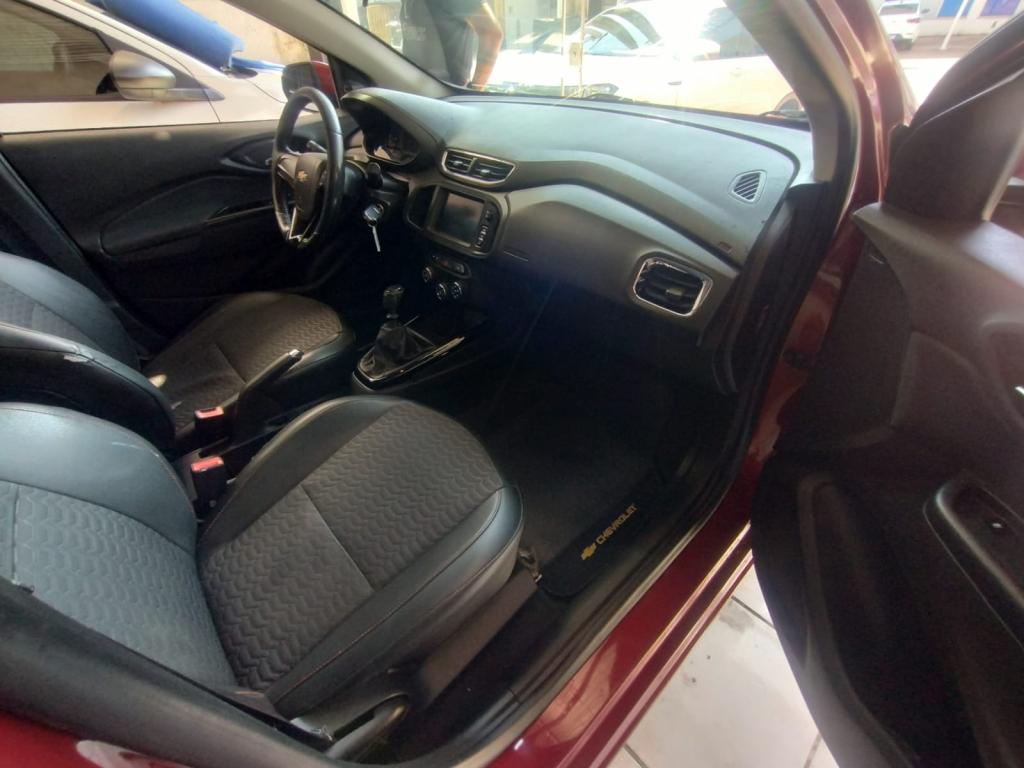 CHEVROLET Onix Hatch - Foto
