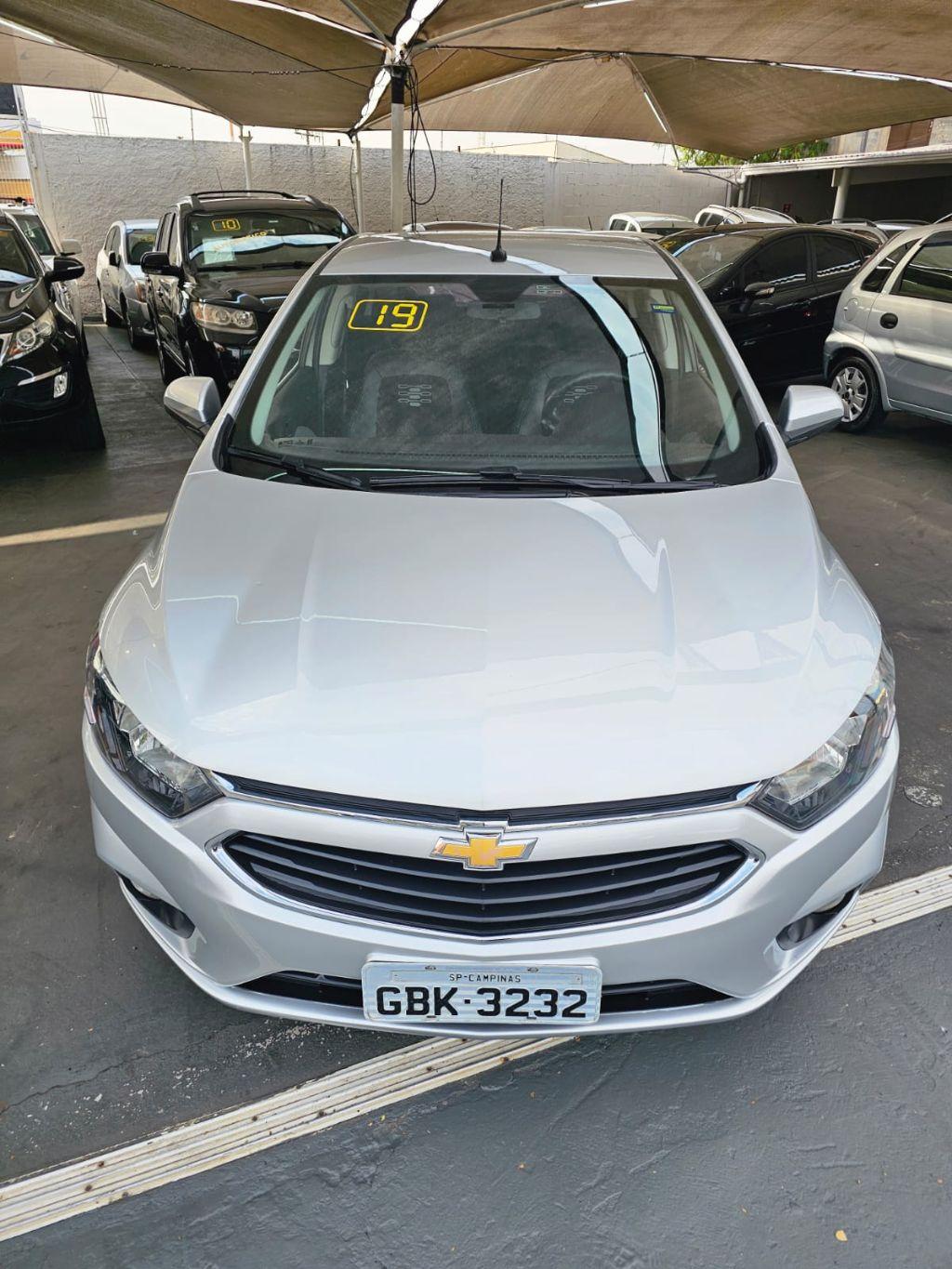 CHEVROLET Onix Hatch - Foto