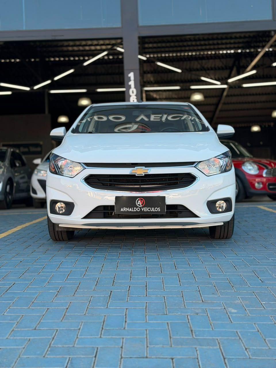 CHEVROLET Onix Hatch - Foto