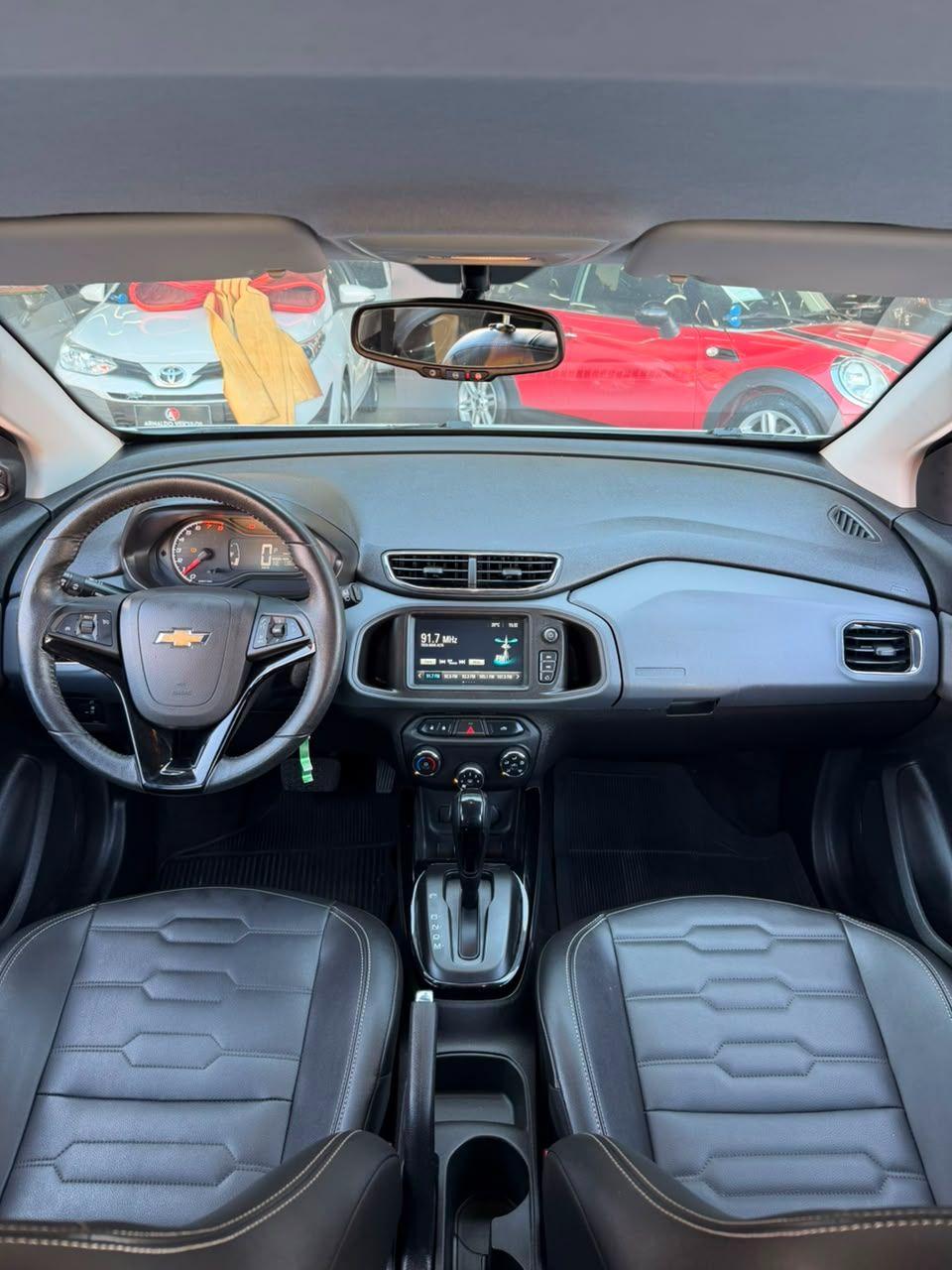 CHEVROLET Onix Hatch - Foto
