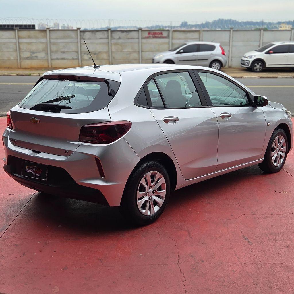 CHEVROLET Onix Hatch - Foto