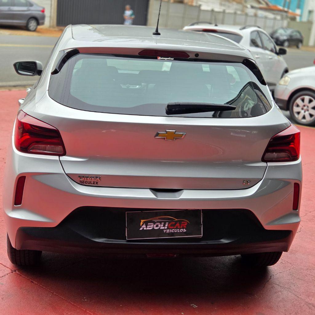 CHEVROLET Onix Hatch - Foto