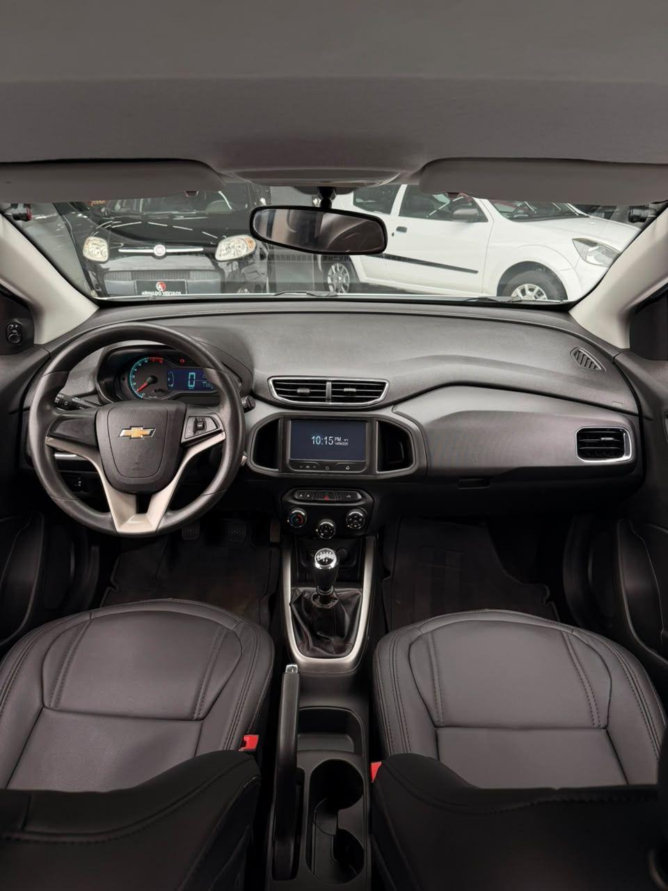 CHEVROLET Onix Hatch - Foto