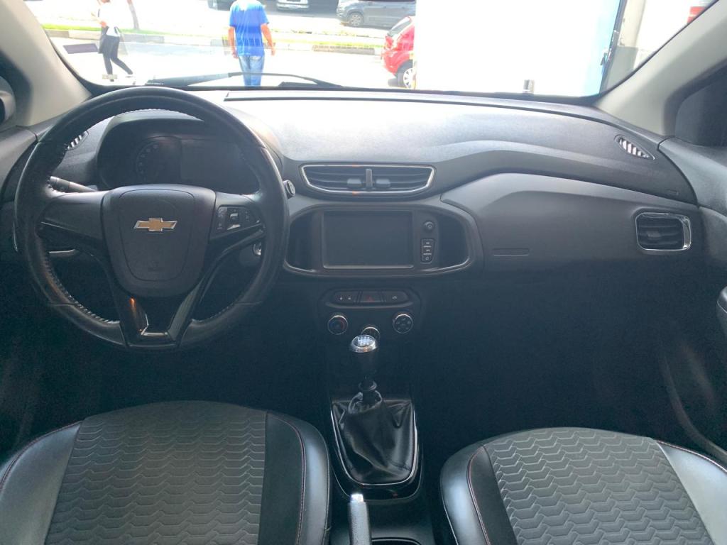 CHEVROLET Onix Hatch - Foto