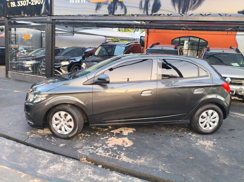 CHEVROLET Onix Hatch - Foto