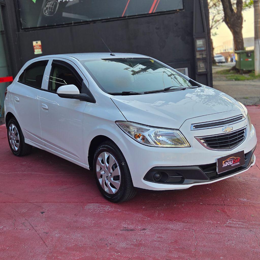 CHEVROLET Onix Hatch - Foto