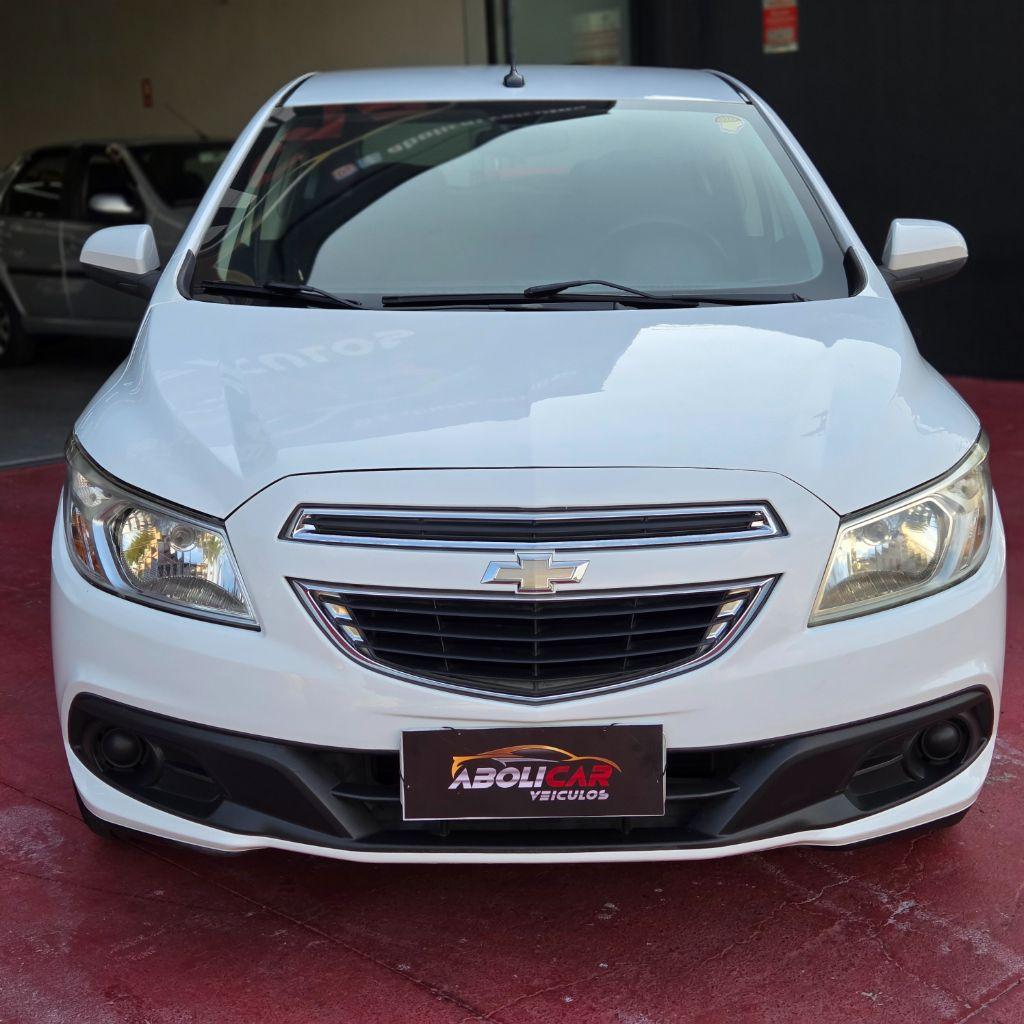 CHEVROLET Onix Hatch - Foto