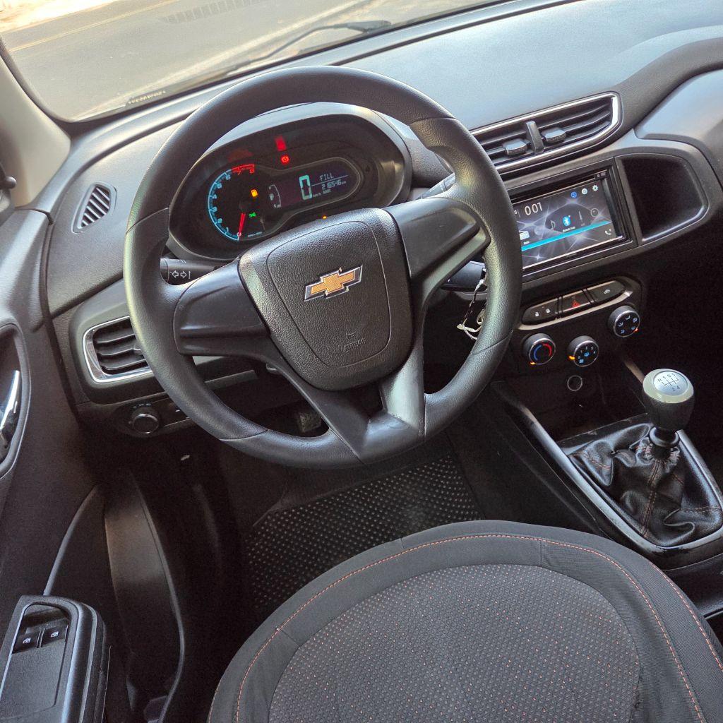 CHEVROLET Onix Hatch - Foto