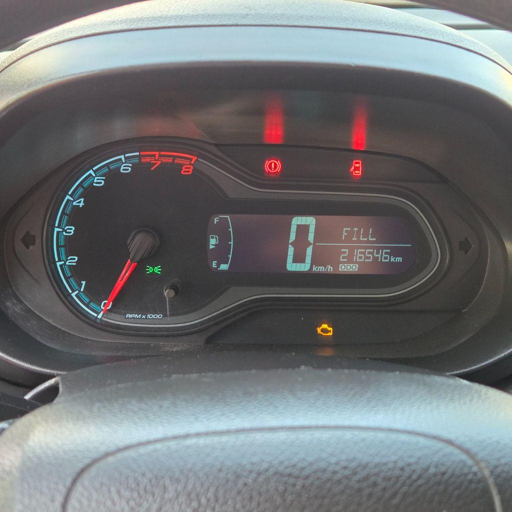 CHEVROLET Onix Hatch - Foto