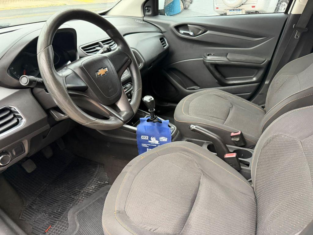 CHEVROLET Onix Hatch - Foto