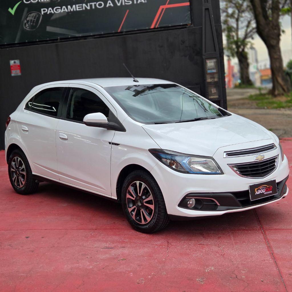 CHEVROLET Onix Hatch - Foto