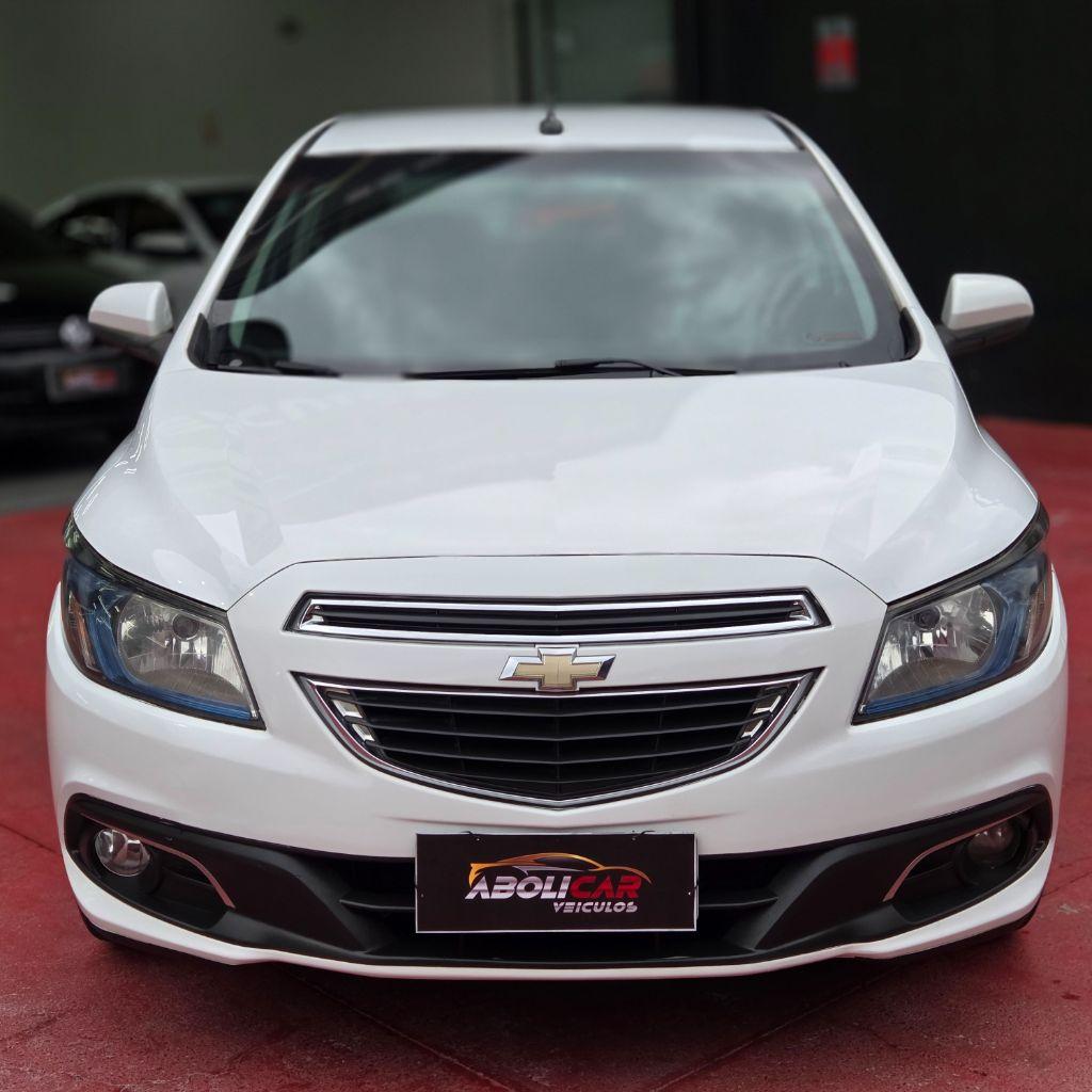 CHEVROLET Onix Hatch - Foto