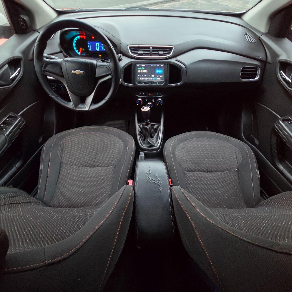 CHEVROLET Onix Hatch - Foto