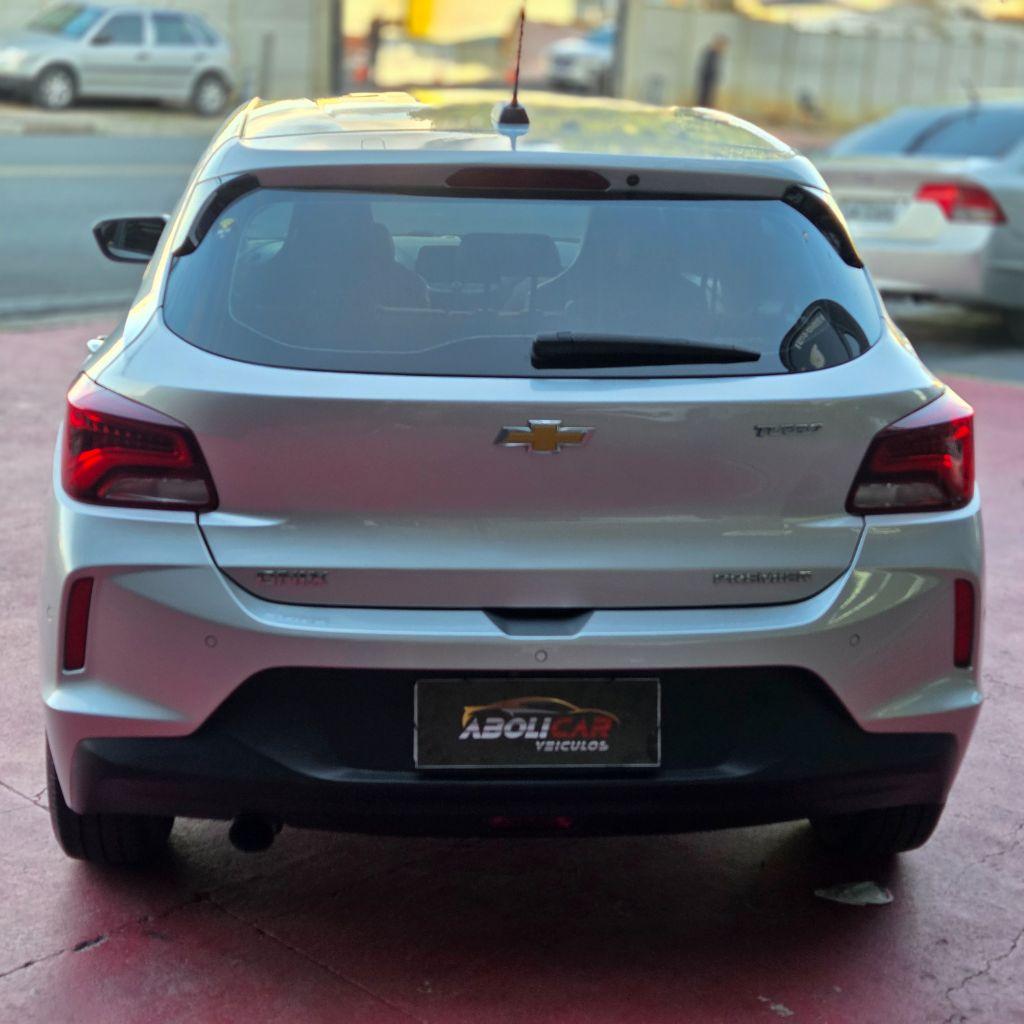 CHEVROLET Onix Hatch - Foto
