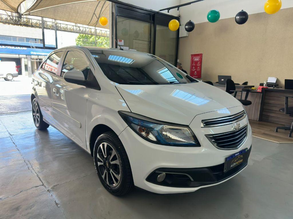 CHEVROLET Onix Hatch - Foto