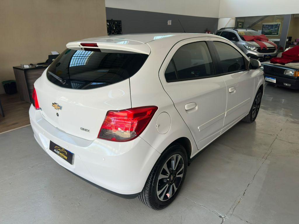 CHEVROLET Onix Hatch - Foto