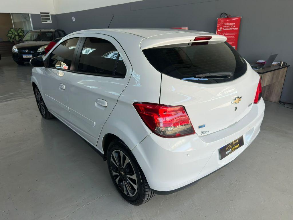 CHEVROLET Onix Hatch - Foto