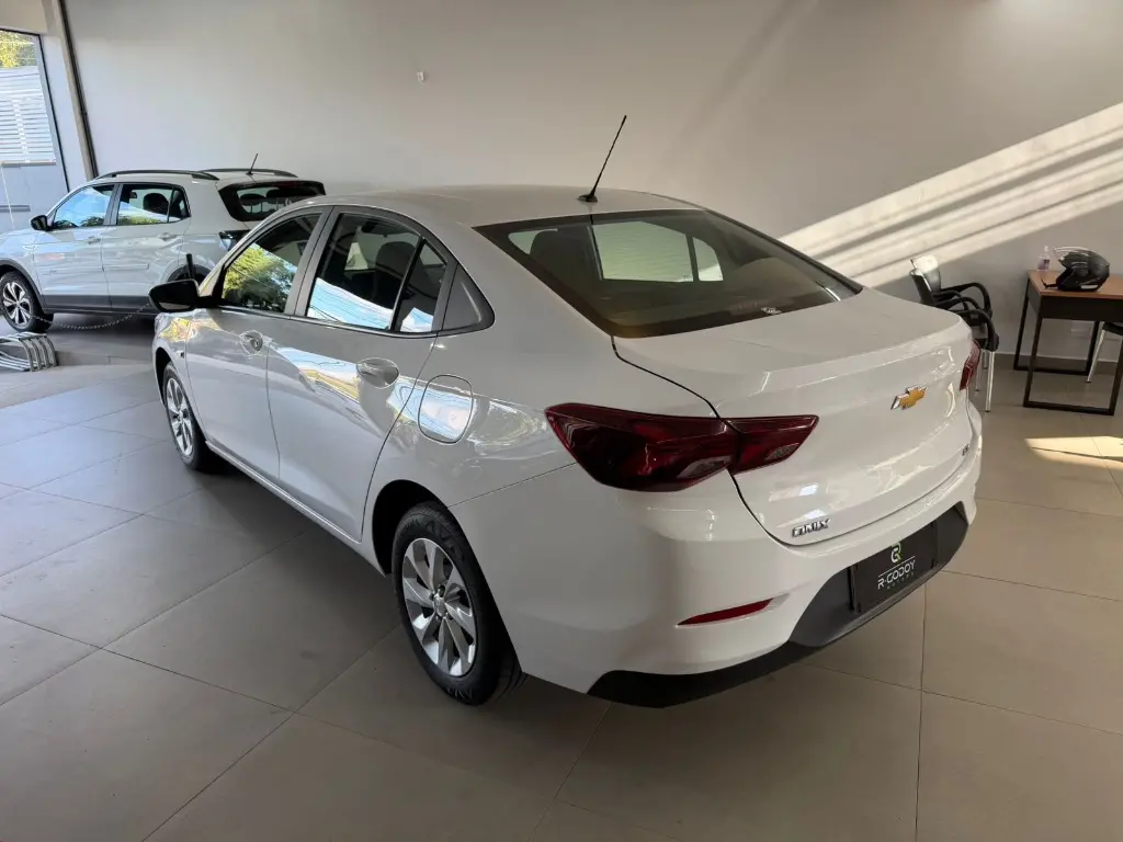 CHEVROLET Onix Sedan - Foto