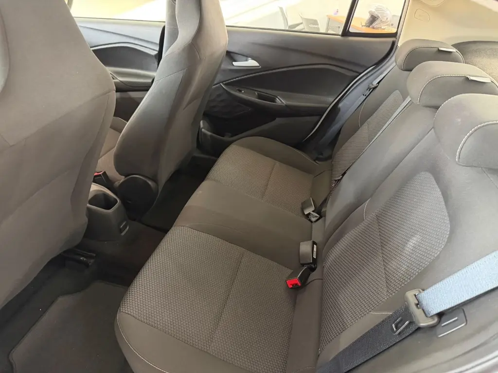 CHEVROLET Onix Sedan - Foto