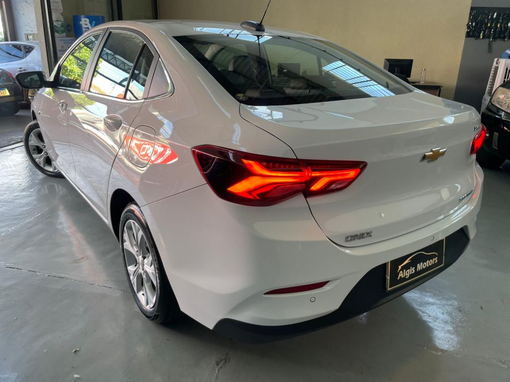 CHEVROLET Onix Sedan - Foto
