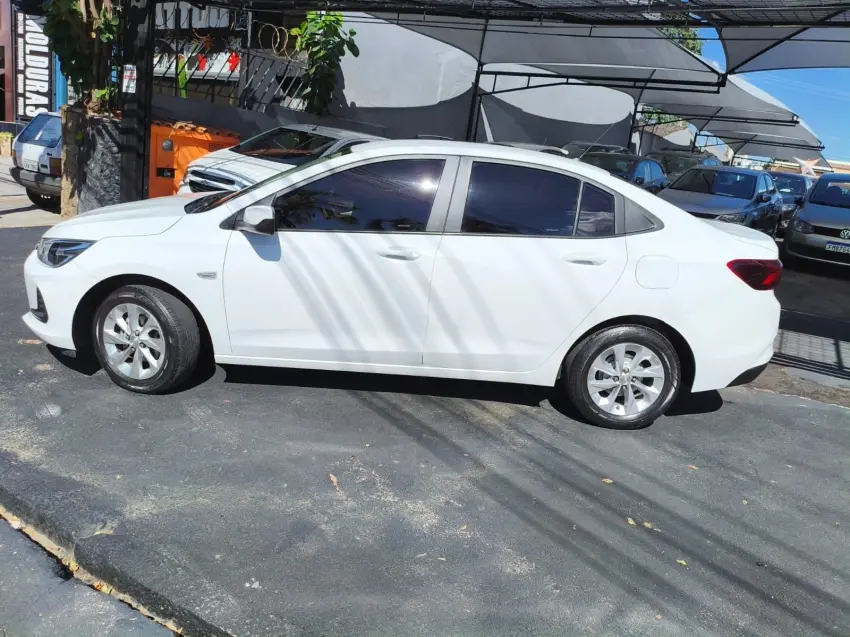 CHEVROLET Onix Sedan - Foto