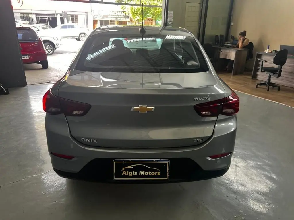 CHEVROLET Onix Sedan - Foto