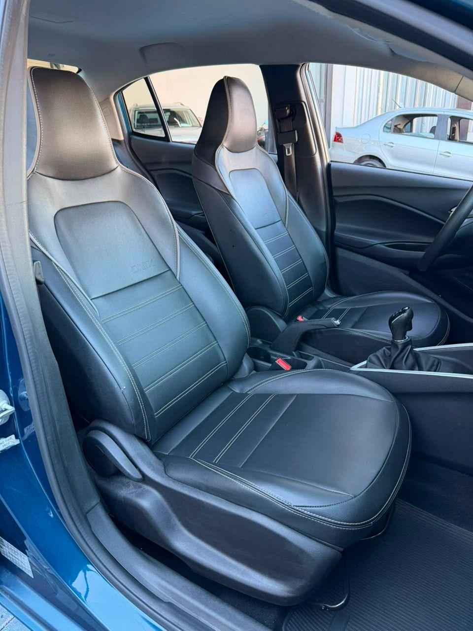 CHEVROLET Onix Sedan - Foto